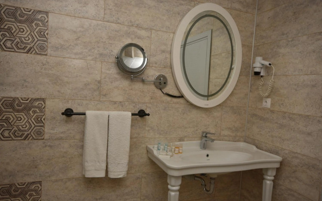 Aurasia Beach Hotel