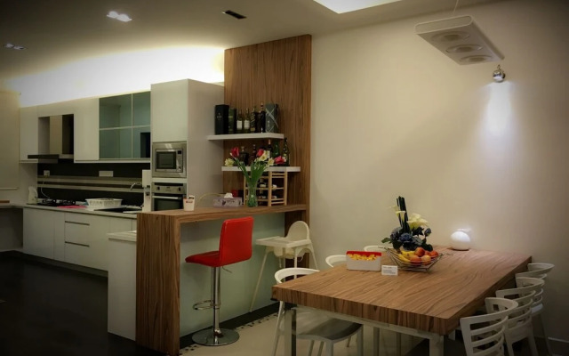 iBook 1 - Luxury Holiday Homestay