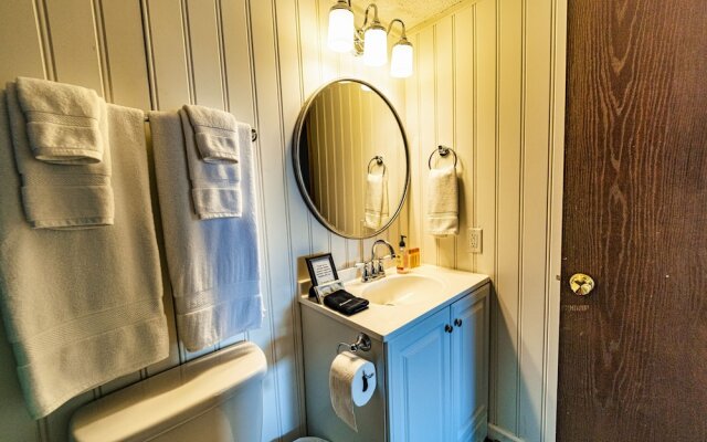 Hang Out 2 Cozy Retreat in Tan-tar-a Estates!