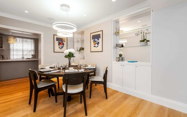 Lavish and Luxurious Chelsea Home