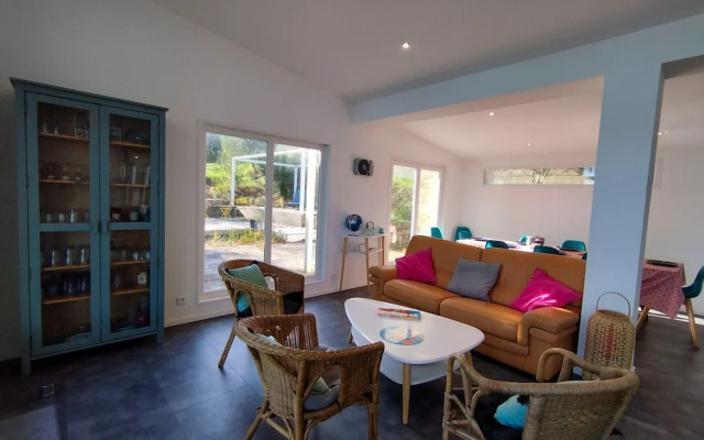 Superb Villa With sea View Near the Beach