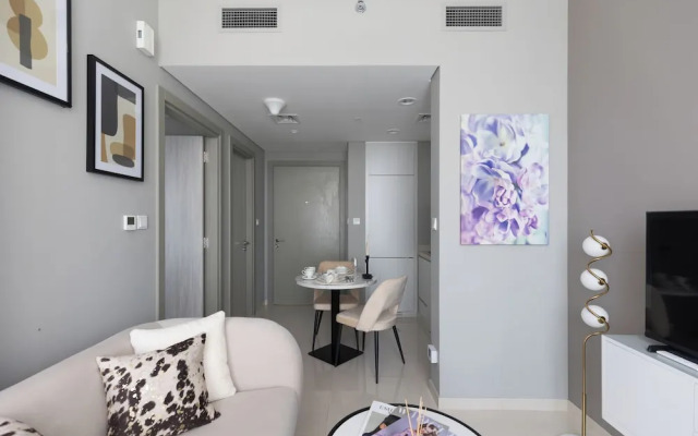 Modern 1BR in Business Bay