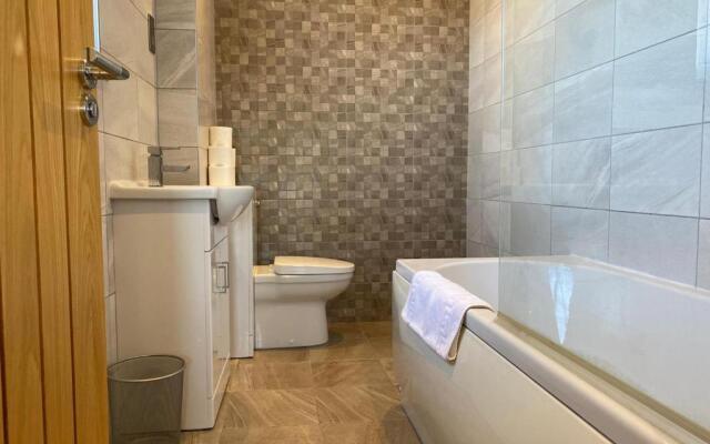 City Centre Duplex Sleeps 4 H9