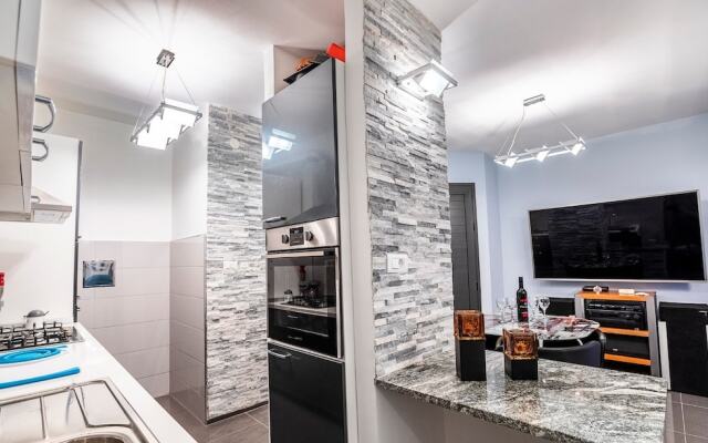 Modern apt Close to Znjan Beach, With big Terrace