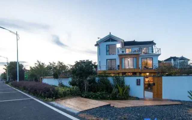 Xishan Island Yansu Holiday Villa hotel (Xishan Taihu Scenic Area)