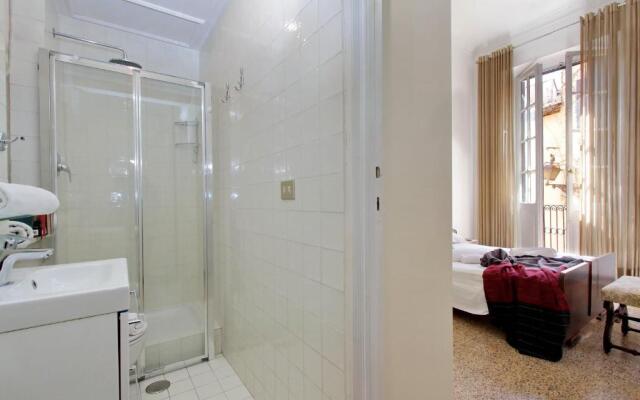 Tiberina Spacious Apartment