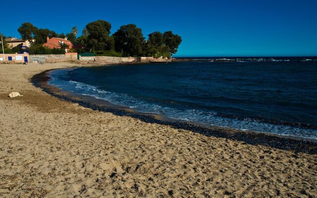 Hôtel et Studios Les Amandiers