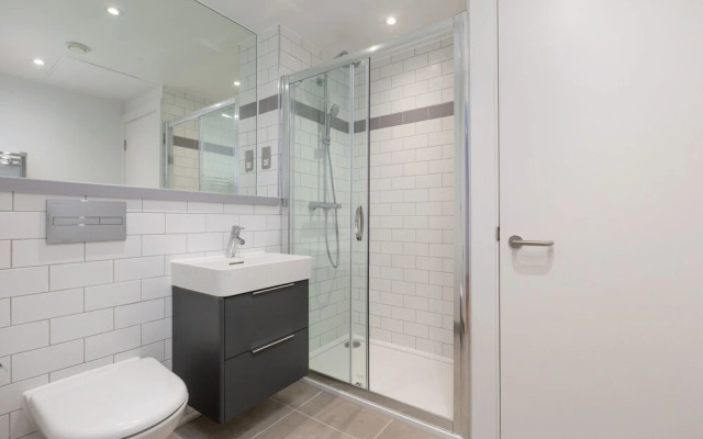 Brand NEW Studio Apartment with Castle View
