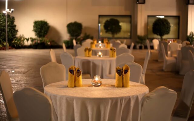 Hotel Green Park Hyderabad