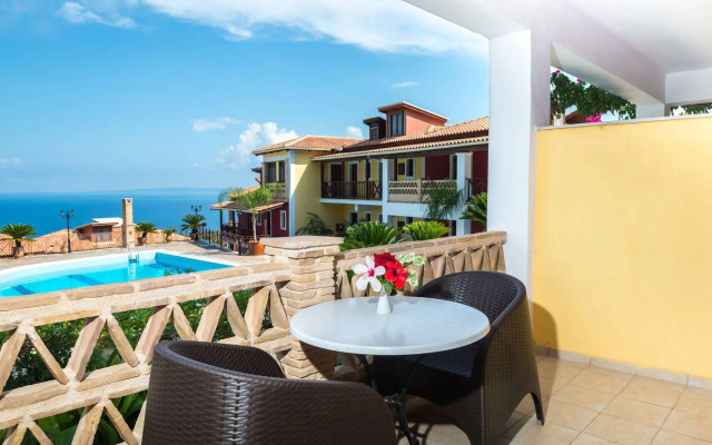 Sea View Village - Studios & Apartments
