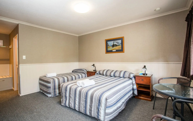 Te Anau Top 10 Holiday Park