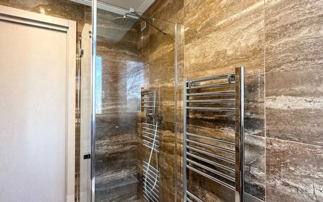 Bilocale Moderno e Confortevole con Terrazzo
