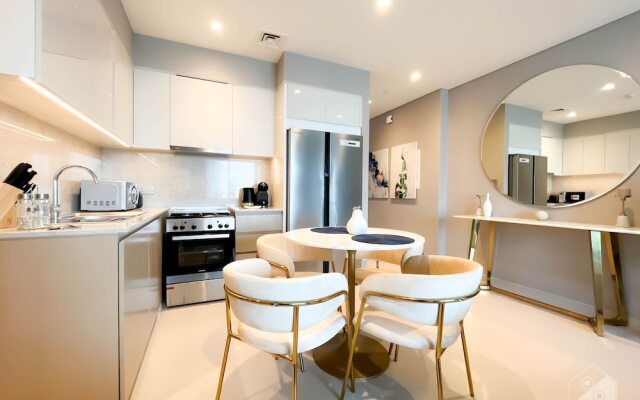 Ultimate Luxury in the Heart of Downtown