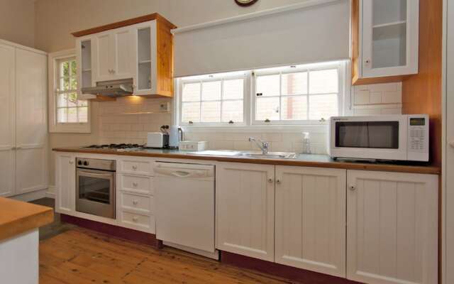 Rose Cottage - Historic Luxury