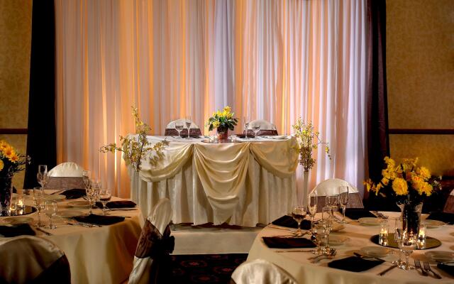 Buena Park Grand Hotel & Suites