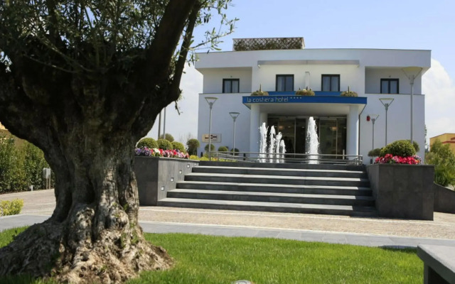 La Costiera Hotel
