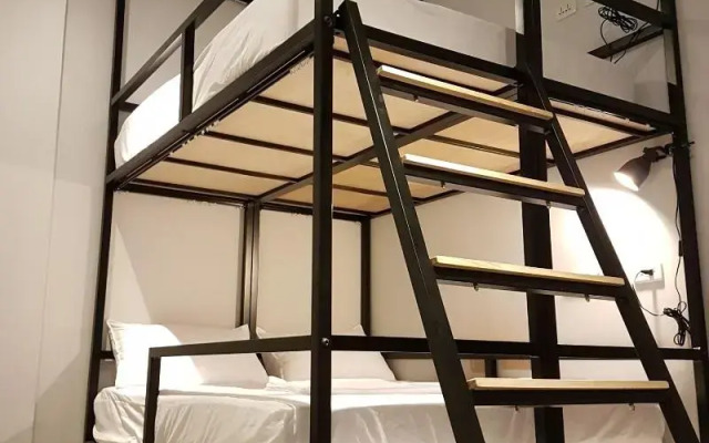World Inn - Hostel