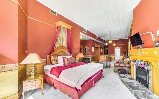 Downtown Yankton Suite: Walk to Restaurants!