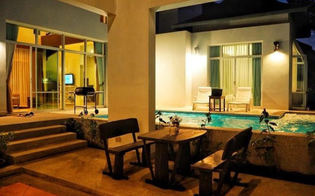 AnB-Glass House pool villa-3BR close to Jomtien beach