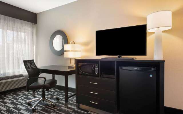 La Quinta Inn & Suites by Wyndham West Monroe