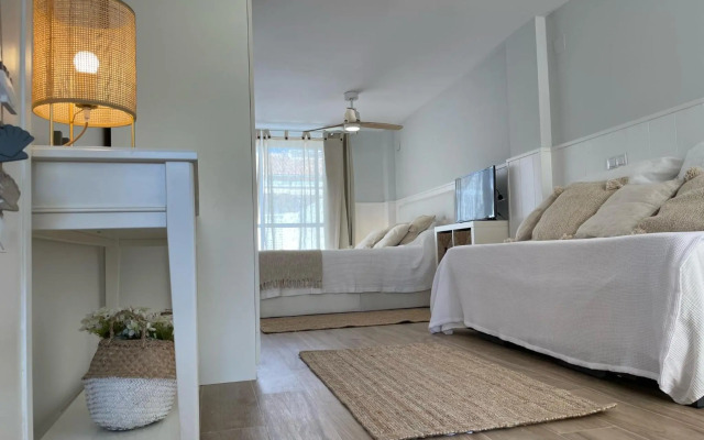 Chalet a estrenar - Playa Oliva Nova. Piscina & Padel