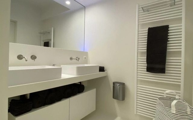 OSKAR luxe appartement op zeedijk met zeezicht