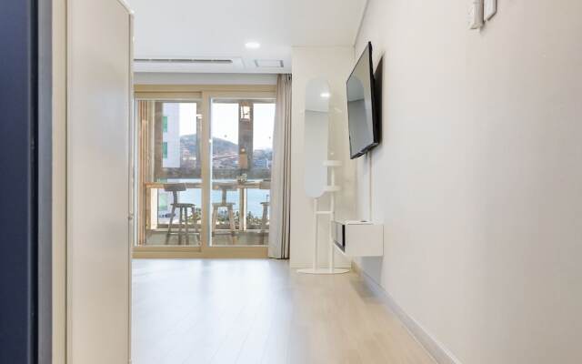 Yeosuya Hostel & Pension