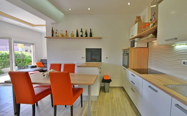 Koalas Nest Home Apartments Trinajsti i