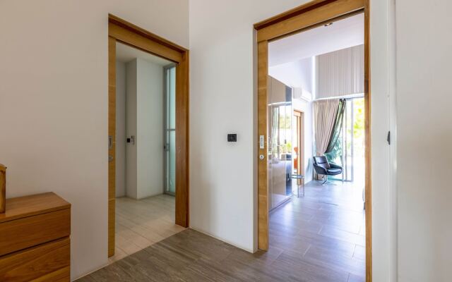 Large Private Pool Villa with 7 BR 7B