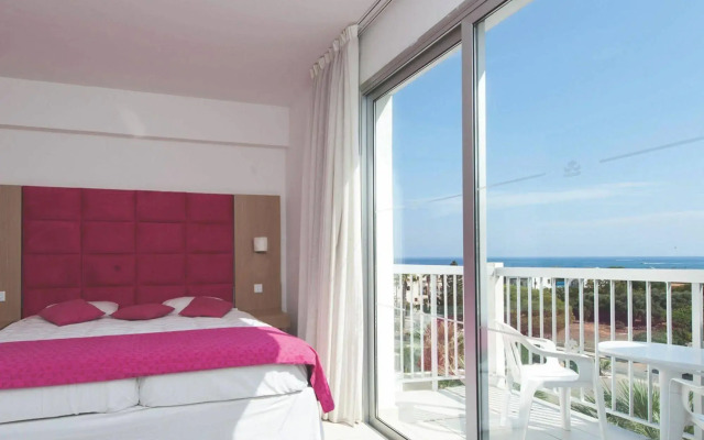 Marlita Beach Hotel Apartments