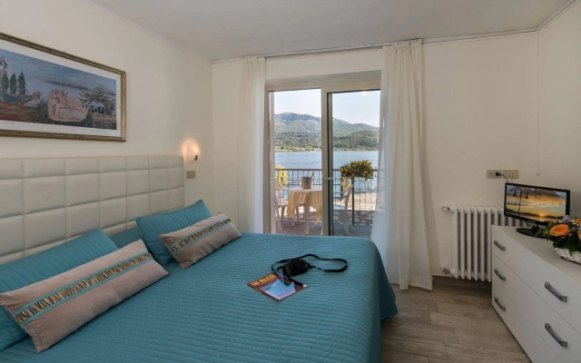 Hotel Carillon
