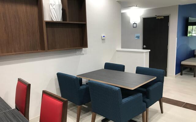 Holiday Inn Express Naples South I-75 by IHG
