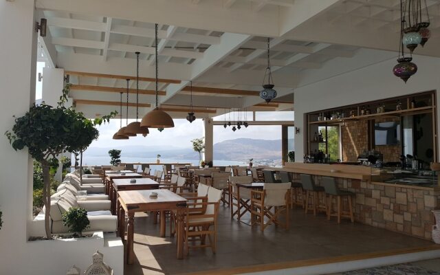 Pefkos Blue Hotel