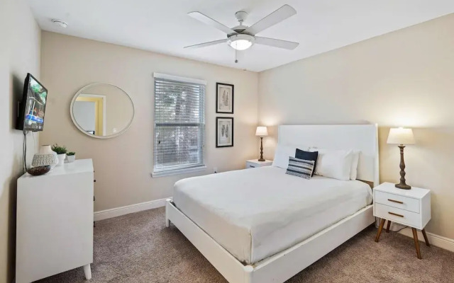 4131 Oaktree Drive