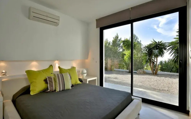 Villa With Outdoor Area