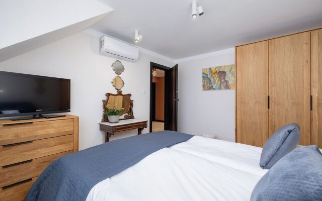 Apartment Kazimierz + Parking by Renters