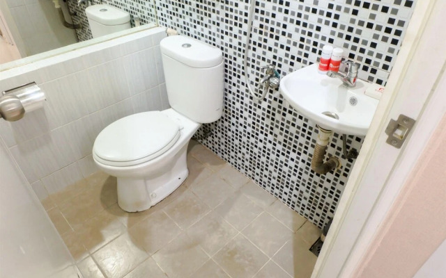 Cozy Green Pramuka Apartment