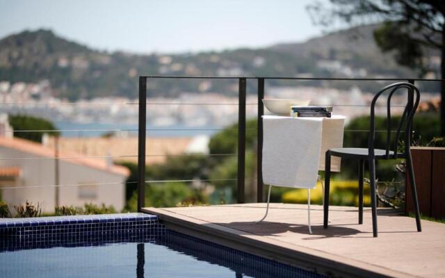 Ideal house for families with pool