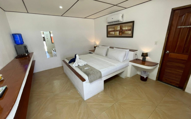 Parrot Resort Moalboal