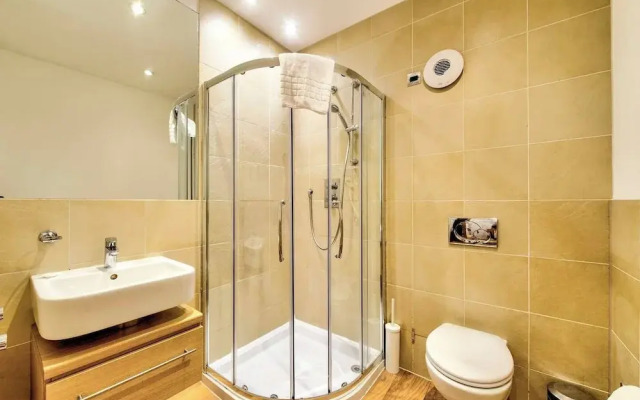 JOIVY Quiet Mews Street Apartment in the Heart of Edinburgh