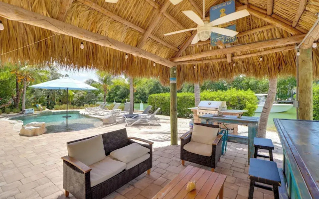 Walk to Beach: Waterfront Home in Marathon!