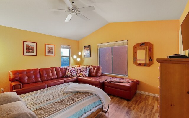 Stylish Southwest 2 BR by Casago