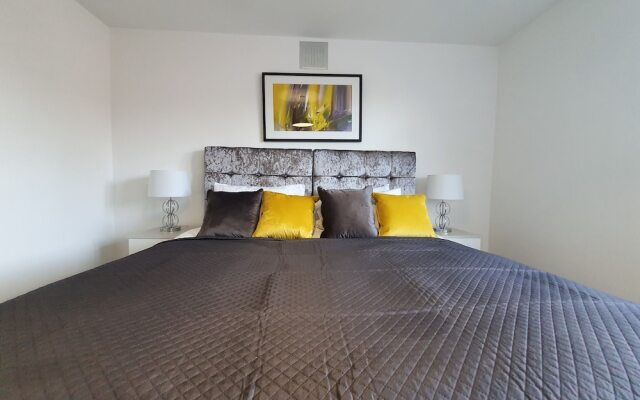 Stylish Modern House in Leamington Spa