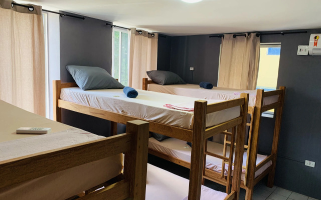 Reef Hostel & Pousada