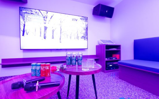 Holly Warm Castle Homestay