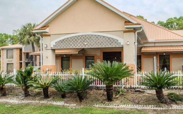 Quality Inn near Manatee Springs State Park