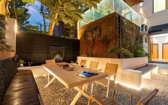 Shisanli Homestay (Lijingmen Luoyi Ancient City Branch)
