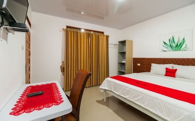 RedDoorz @ Aldos Villa Silangit