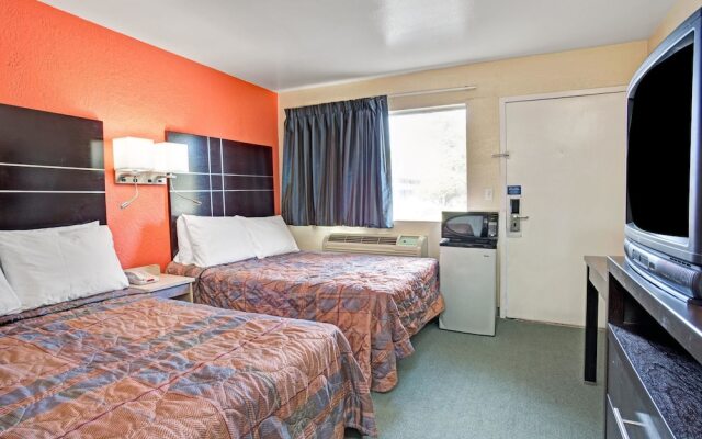 Knights Inn Jacksonville North