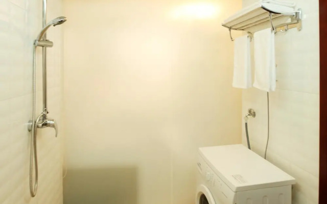 DY Hotel (Beijing Baiziwan Metro Station)